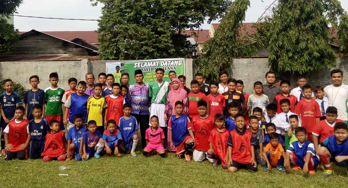 Pemain Timnas U-16 Ini Berbagi Pengalaman di SMP Kota Medan